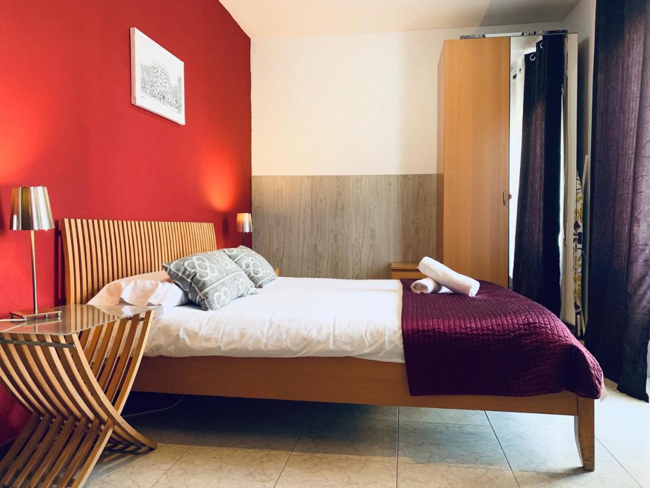 ברצלונה La Pedrera Residence מראה חיצוני תמונה