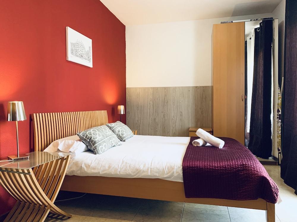 ברצלונה La Pedrera Residence מראה חיצוני תמונה