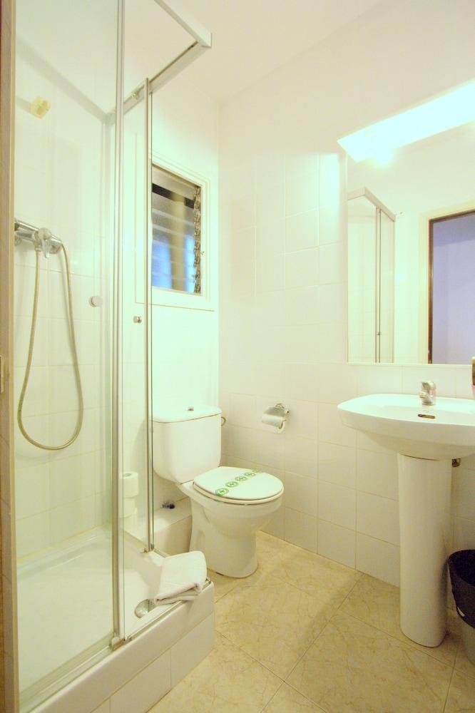 ברצלונה La Pedrera Residence מראה חיצוני תמונה